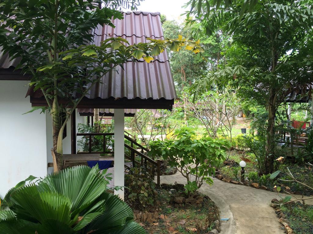 Baansanook Resort & Swimming Pool Koh Chang Exterior photo